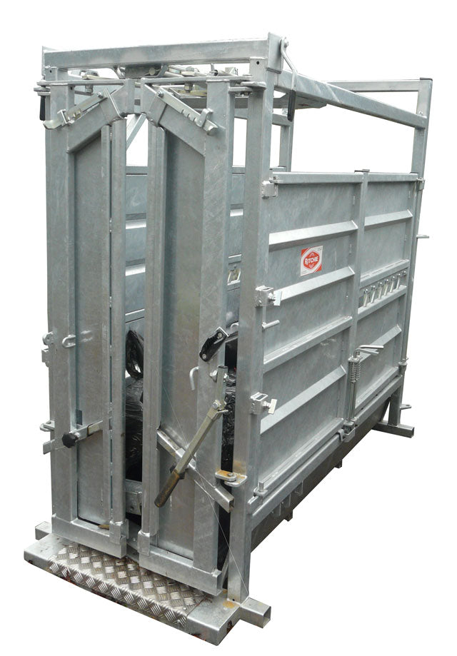 Ritchie Continental Cattle Crate with Automatic Yoke